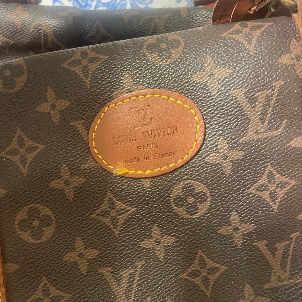 Faux Louis Vuitton Brown Duffle Bag - Picture 2 of 9